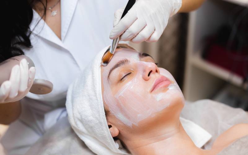 Ello Clínica Dermatologia Rio de Janeiro - esteticista na Barra da Tijuca